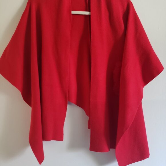 NWOT Red winter wrap - Picture 4 of 5